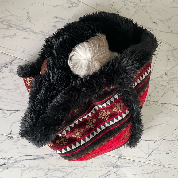 Zeus, High-end black faux fur and kilim-velvet fabric M size handmade pet bed - Picture 8 of 9